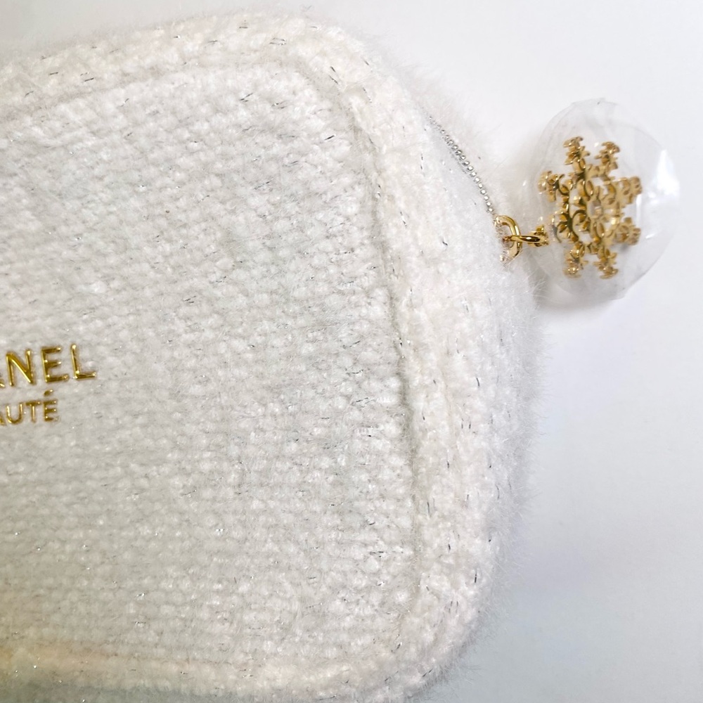 Chanel Beaut’e Line White Tweed Makeup Bag Pouch, NEW/ no box - Picture 5 of 5